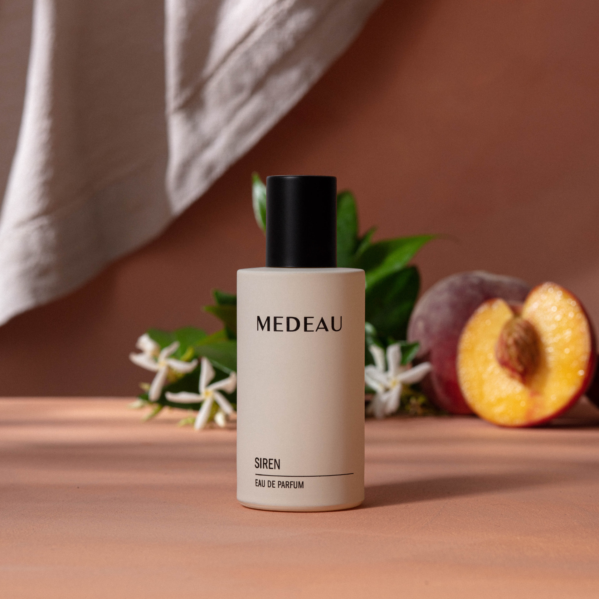Siren eau de parfum with its key notes